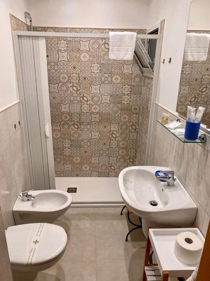 Ginevra Rooms Бари Екстериор снимка