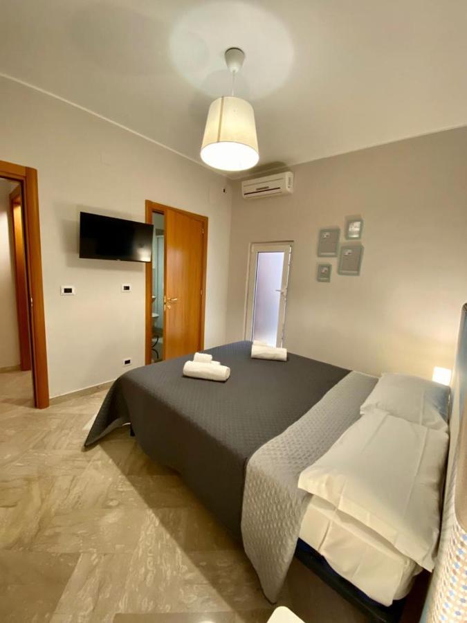 Ginevra Rooms Бари Екстериор снимка