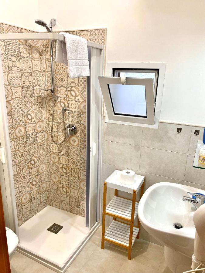Ginevra Rooms Бари Екстериор снимка
