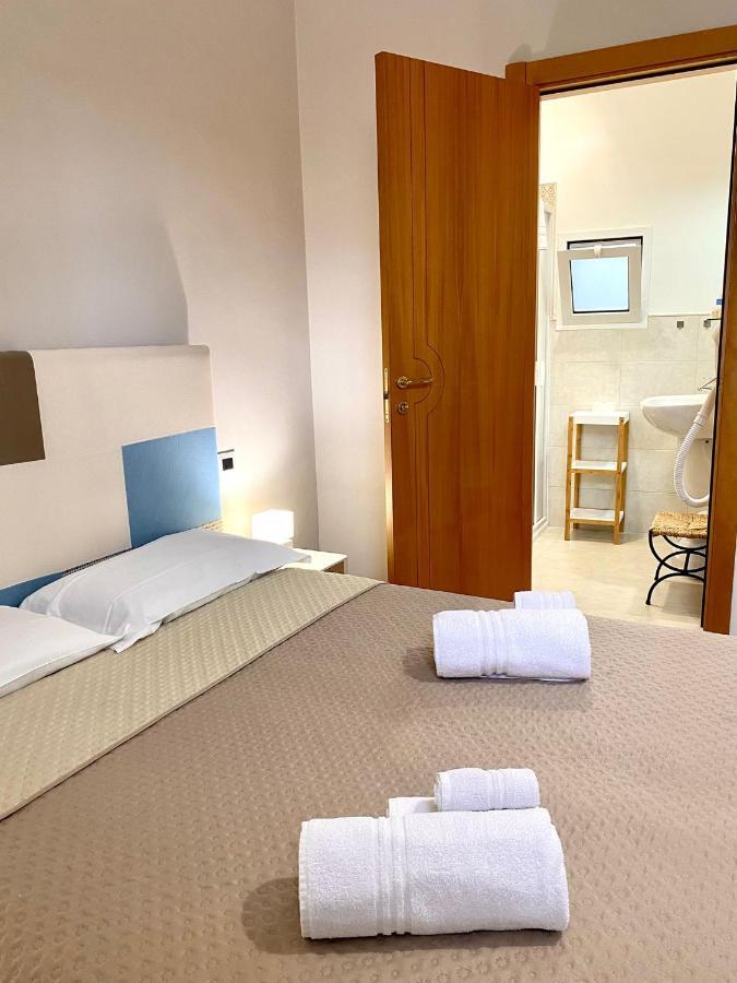 Ginevra Rooms Бари Екстериор снимка